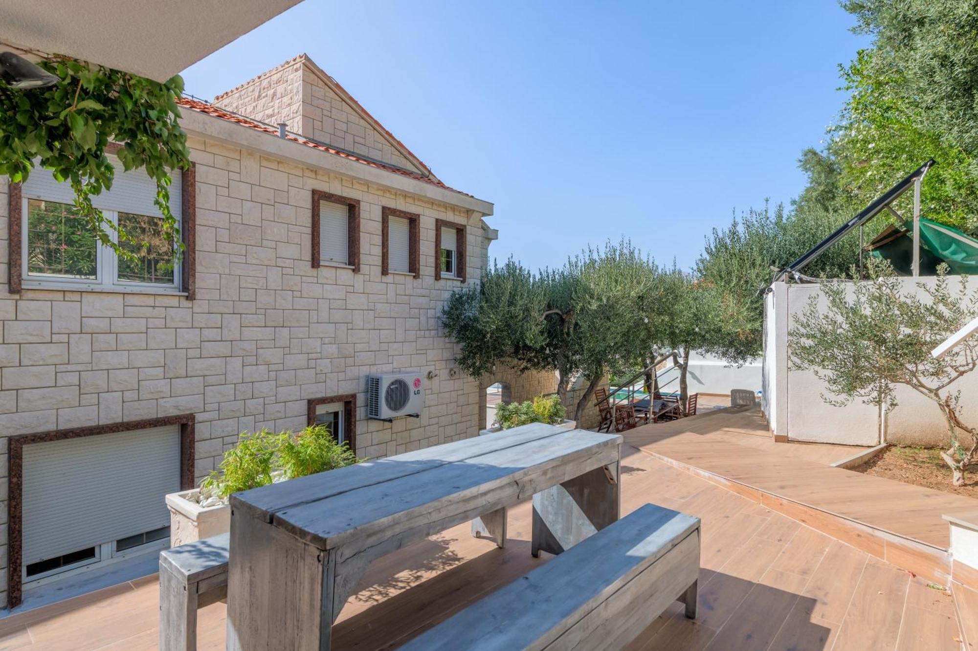 Apartments With Pool Vrdoljak Omiš Camera foto