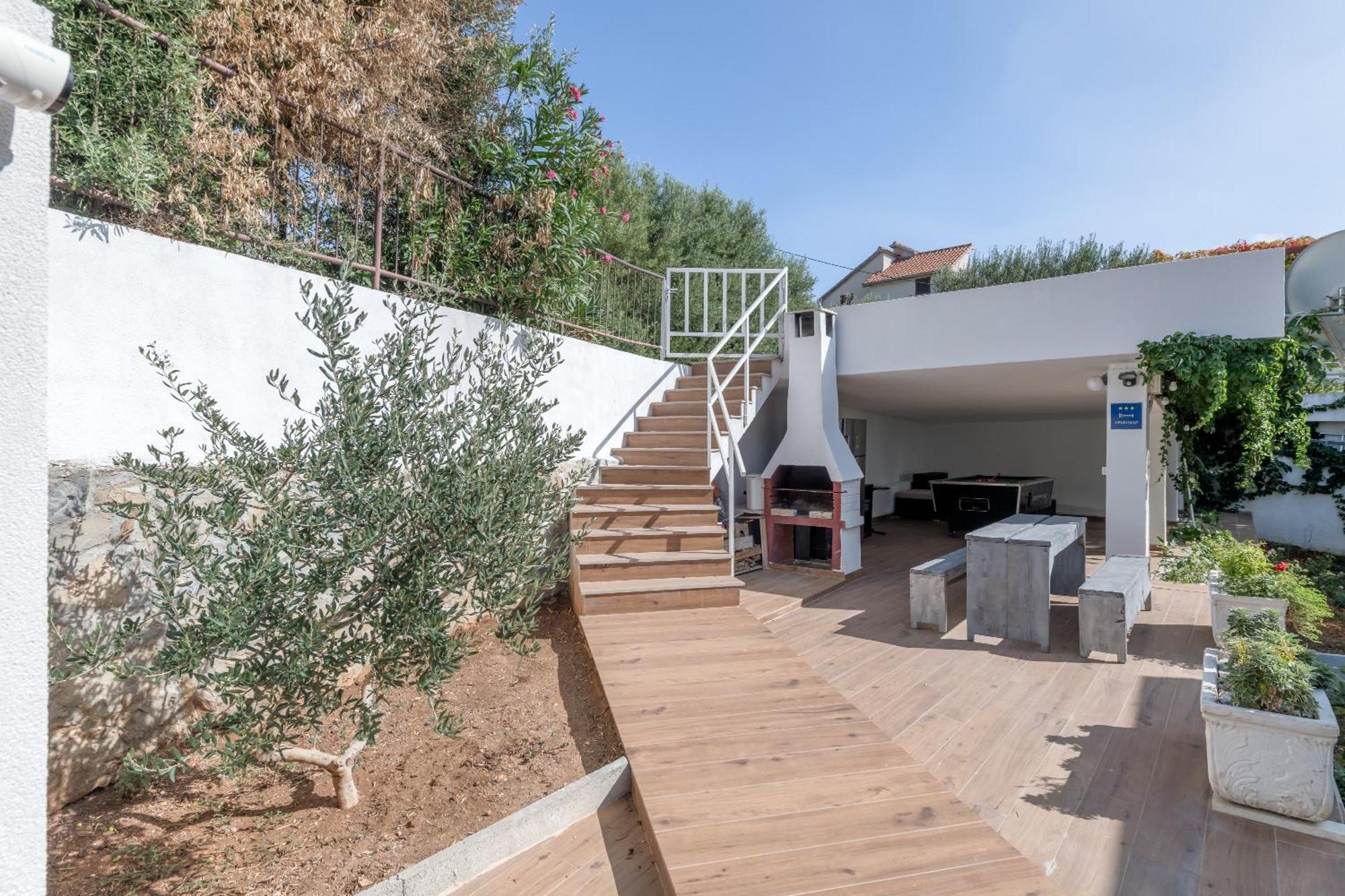 Apartments With Pool Vrdoljak Omiš Camera foto