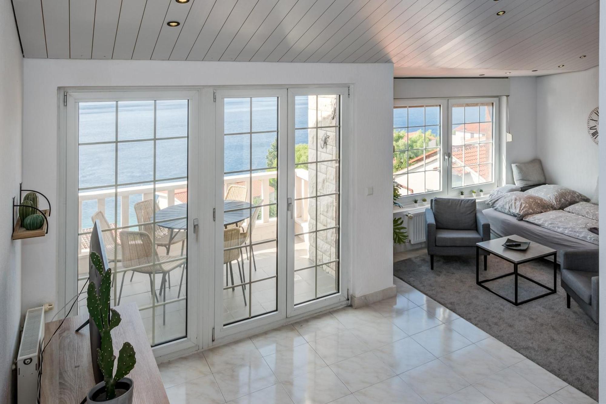 Apartments With Pool Vrdoljak Omiš Camera foto
