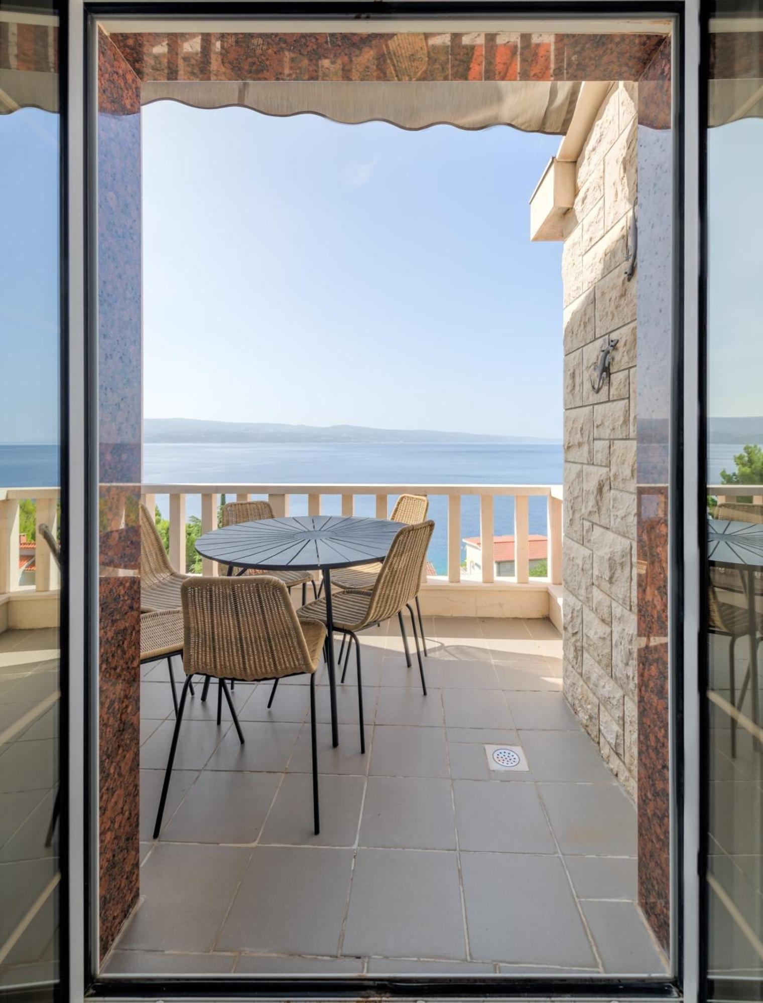 Apartments With Pool Vrdoljak Omiš Camera foto